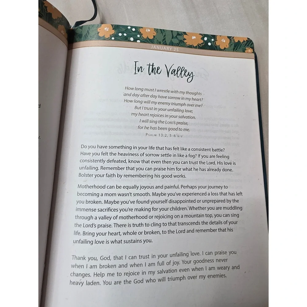 Daily Strength for Mothers 365-Day Devotional Teal Faux Leather Floral Book‎